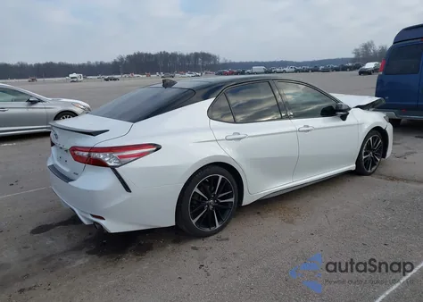 2018 Toyota Camry Xse z USA, uszkodzony, nr VIN 4T1B61HK0JU105288